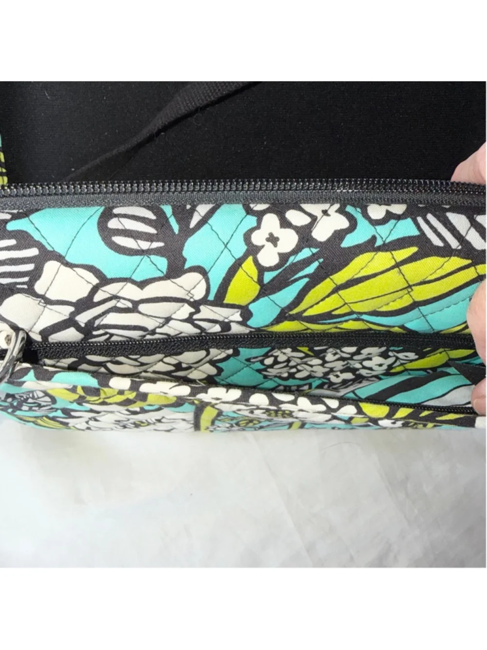 EUC Vera Bradley Hard Zipper Laptop/Tablet Case Retired Island Blooms 12x9x2